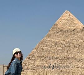 Our Winter SEPer, Zinia, visiting the Pyramids of Giza